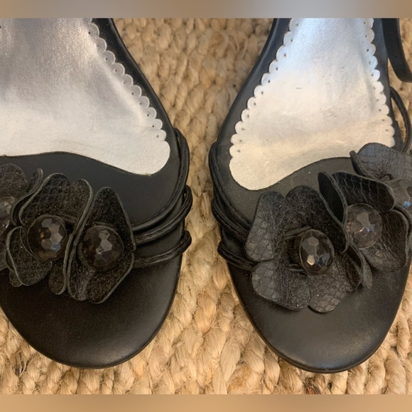 BCBG strappy black sandal stilettos- size 7 - Picture 6 of 7